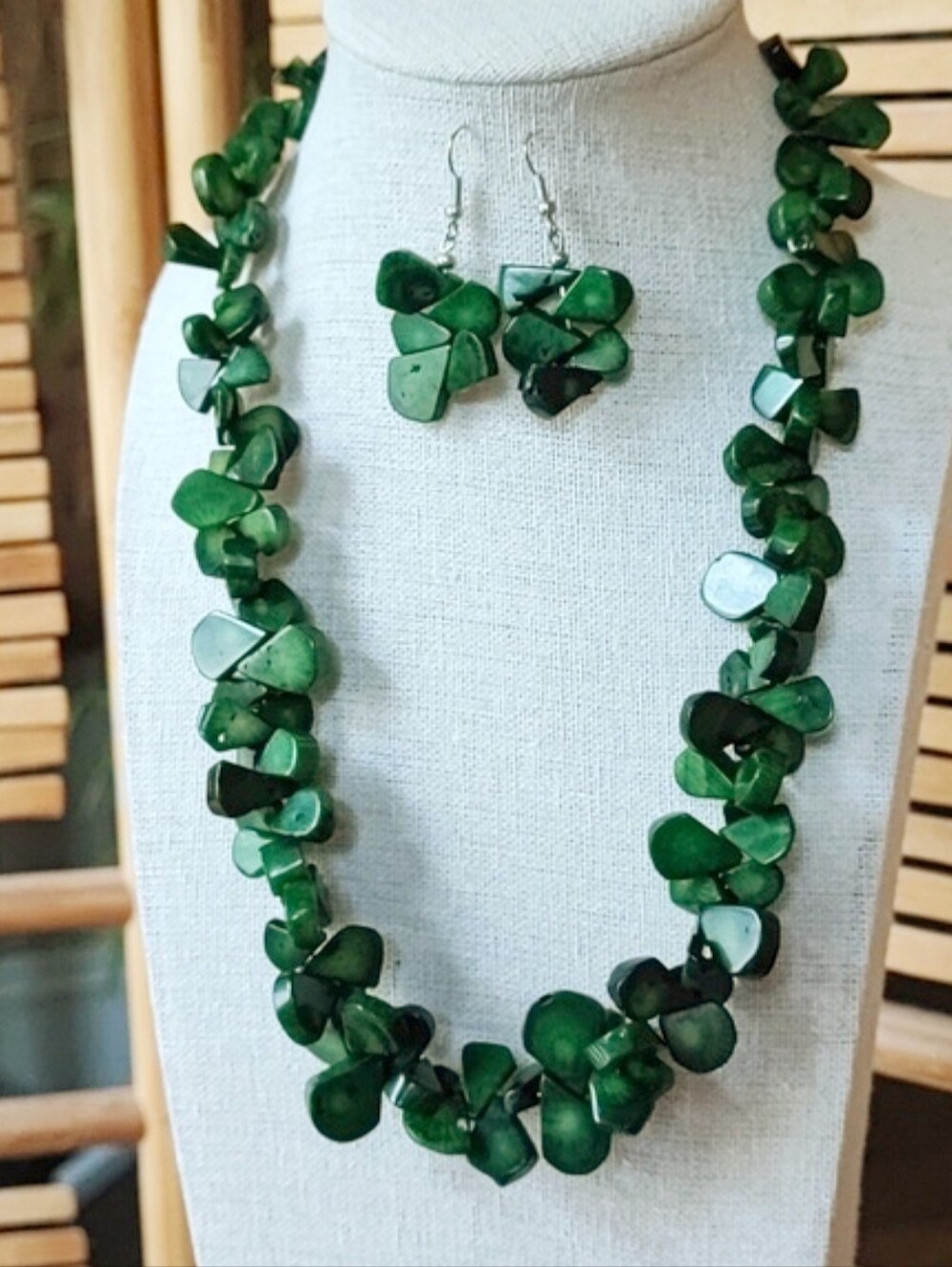 Set of 3 Flat Teardrop Emerald Green Agate? Necklace Earrings Bracelet Parure